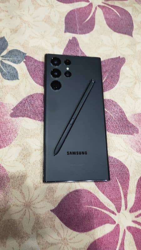 Samsung S22 ultra in Black 2