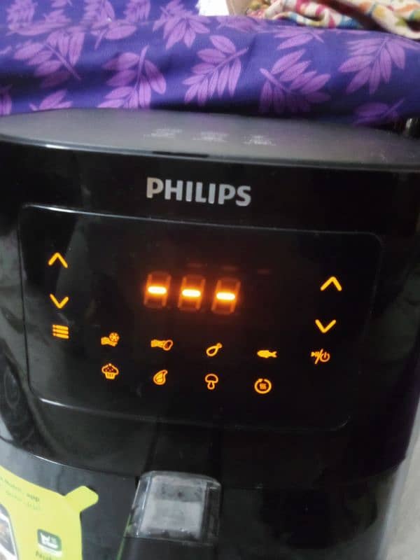 PHILIPS AIR FRYER 3