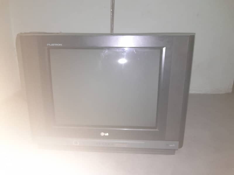 LG 4 colour Tv With Dish, 40 yards high quality Cable & Device 1