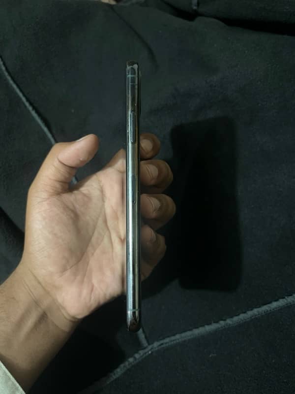 Iphone 11 pro Max  Pta Approved 5