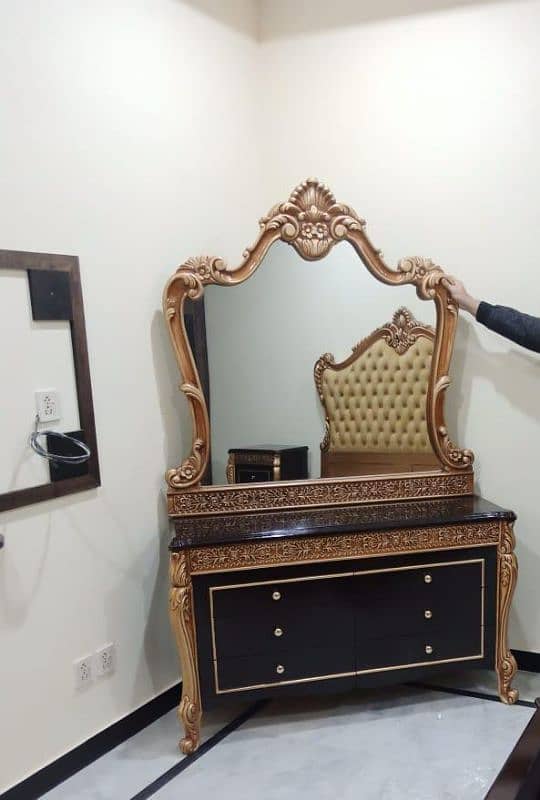 bed and dressing table 0