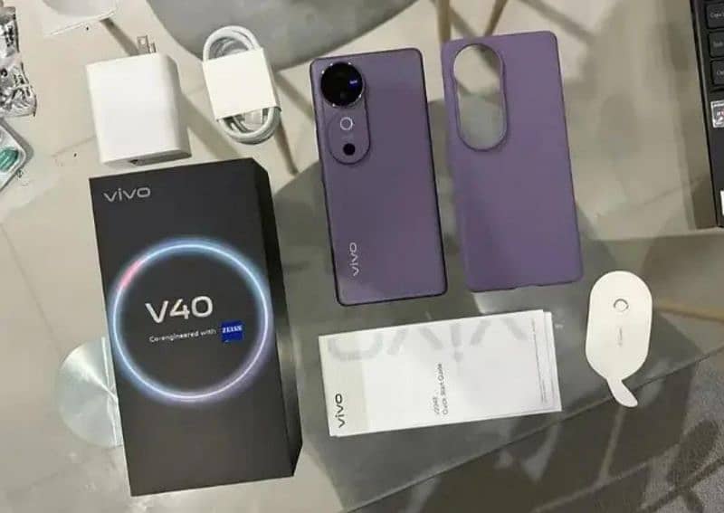 vivo v 40 12/256 GB complete Box Cantct olx 0