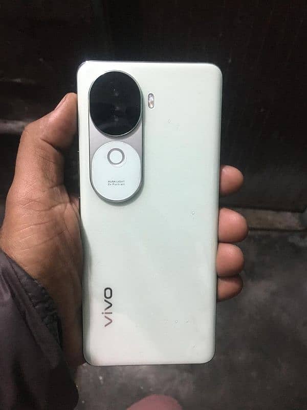 vivo v40e 1