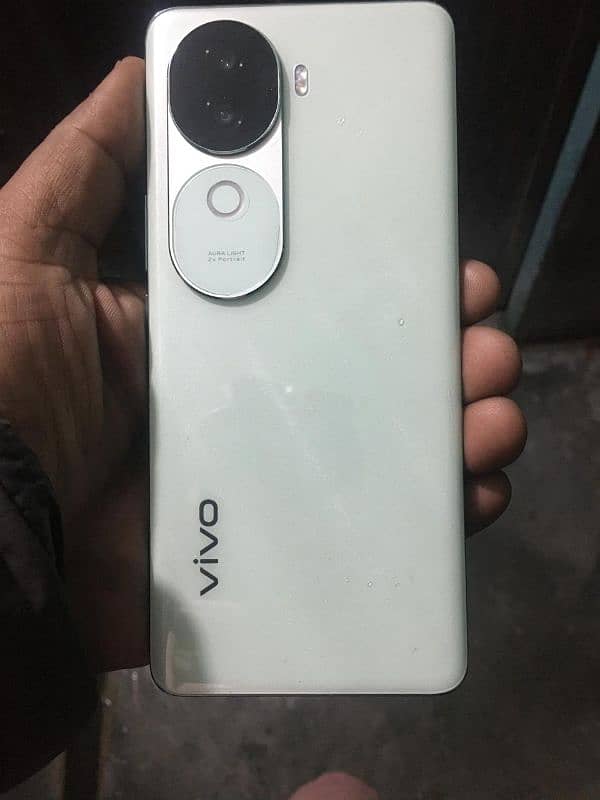 vivo v40e 3