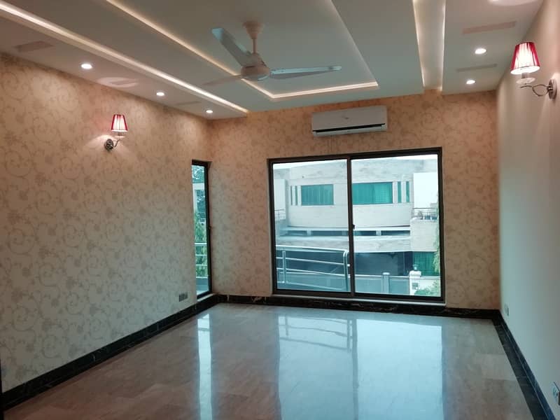 1Kanal Most Beautiful House Available For Sale DHA Phase 1 7