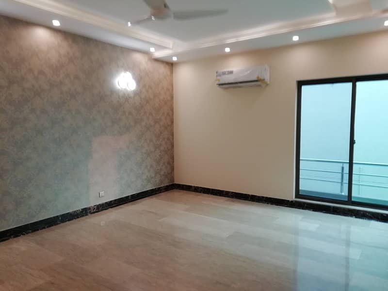 1Kanal Most Beautiful House Available For Sale DHA Phase 1 8