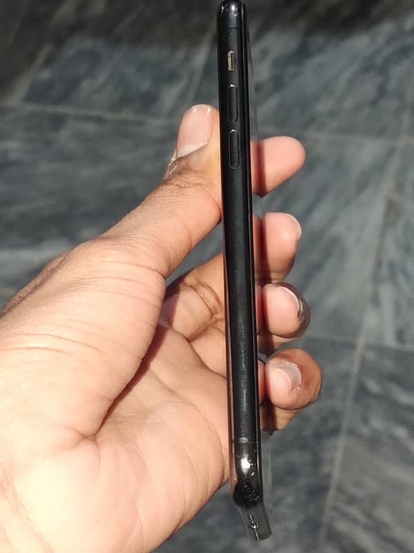 Iphone 11pro pta approved 1