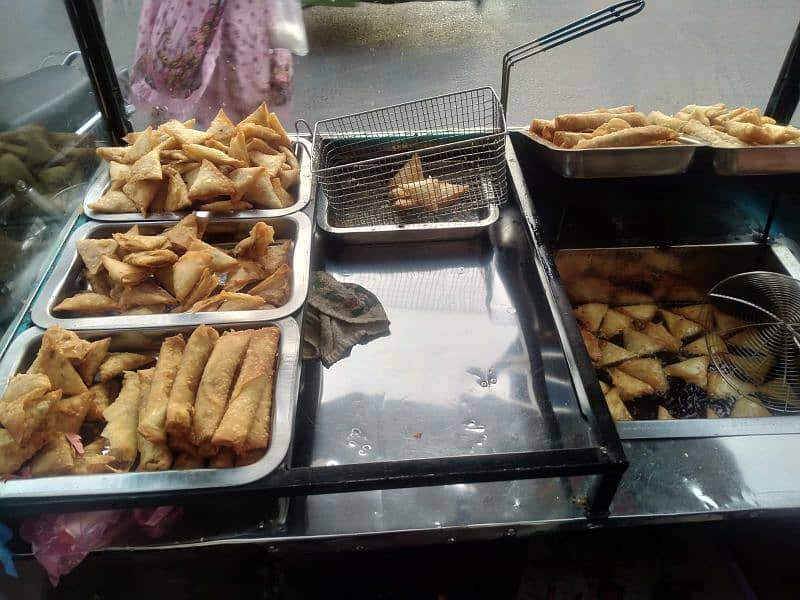 Chips Roll Samosa Counter 4