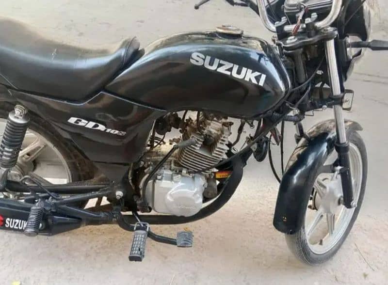 Suzuki GD 110s 4