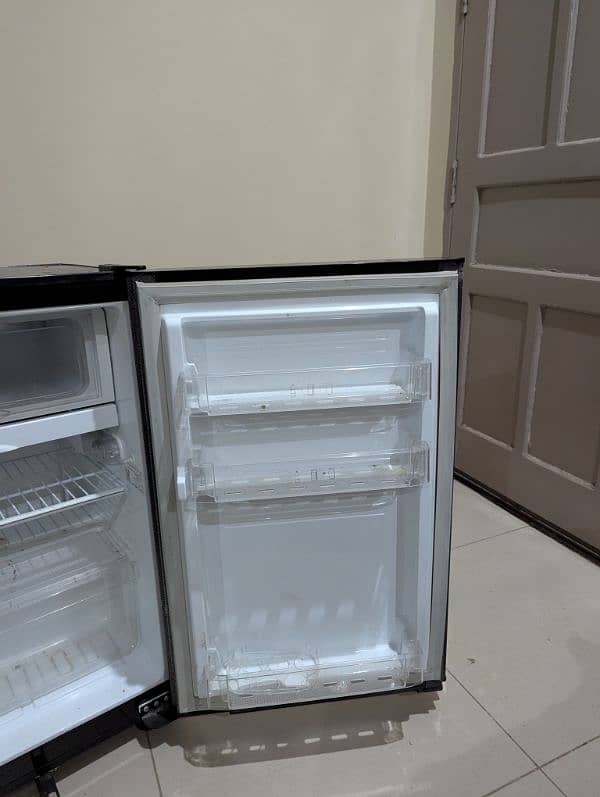 Pel Mini Fridge Single Door 2