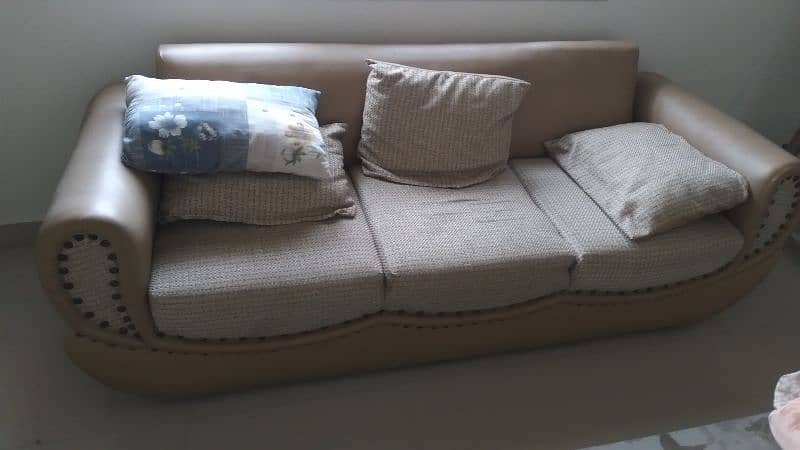 7 seater sofa set available for sale 1