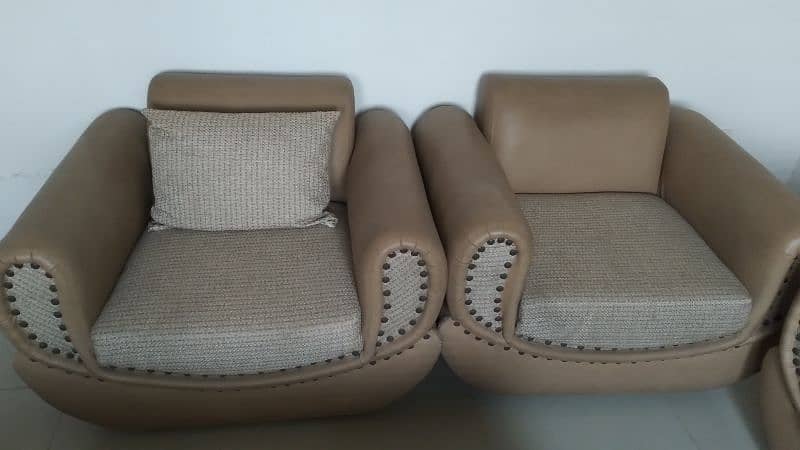 7 seater sofa set available for sale 3