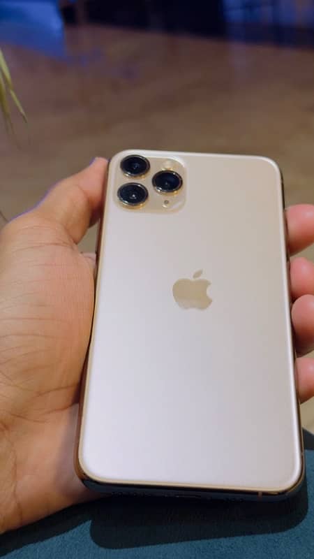 iPhone 11 Pro 256gb gold 3