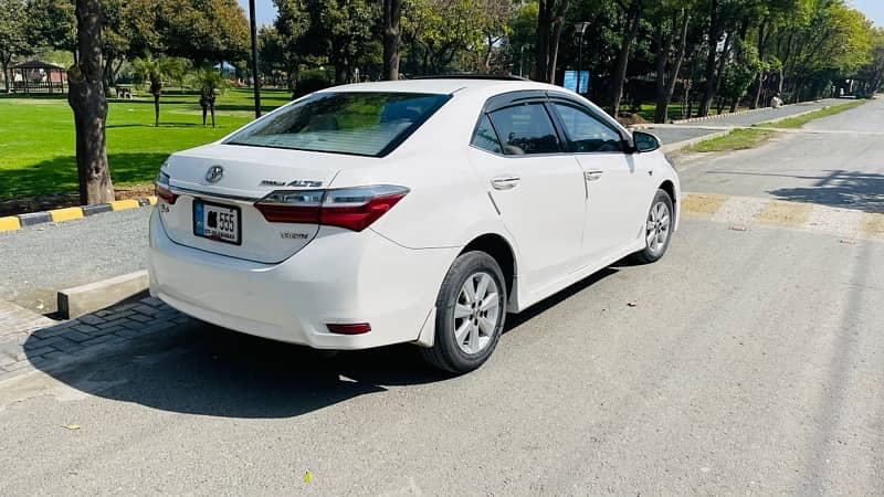 Toyota Altis Grande 2014 4