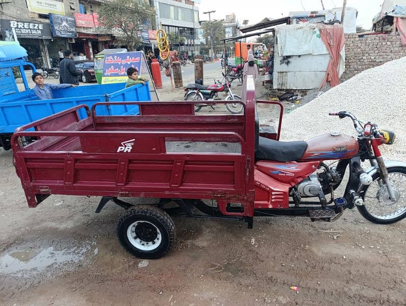 Road prince loader in good condition 10/10 2