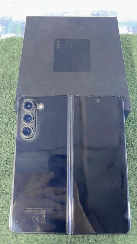 Samsung fold 5 pta Approved 12. /512 original phone 1