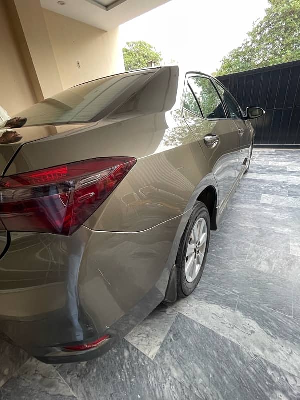 Toyota Corolla Altis Grande 2015 10