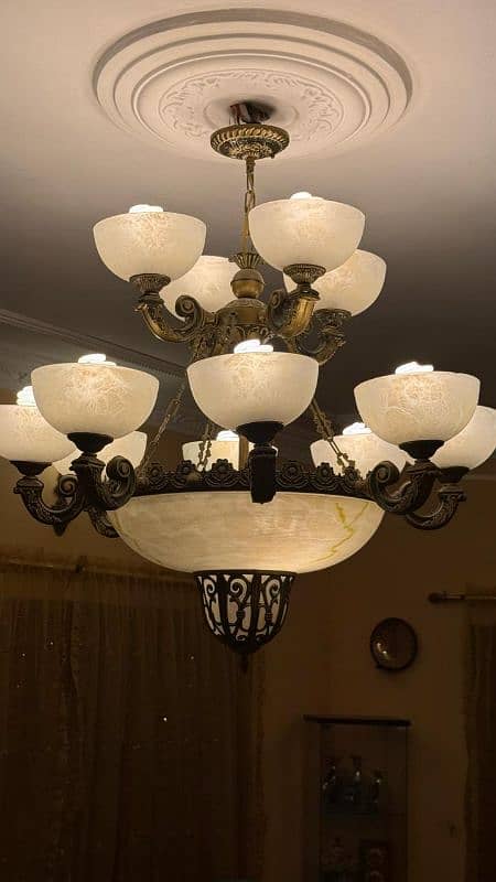 Chandelier with 5 side lights for sale without blub 0