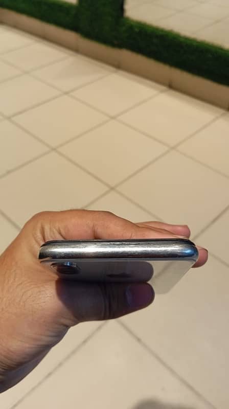 IPhone X Non PTA Factory Unlocked 4