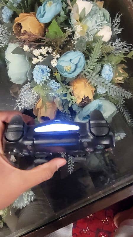 ps4 controller, almost new, urgent sale 3