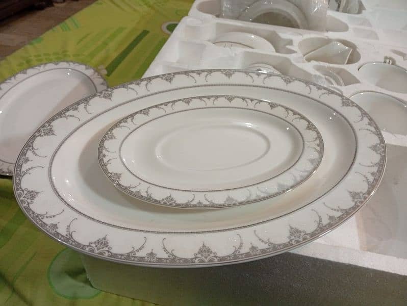Santa Clara Bone China Dinner Set 3