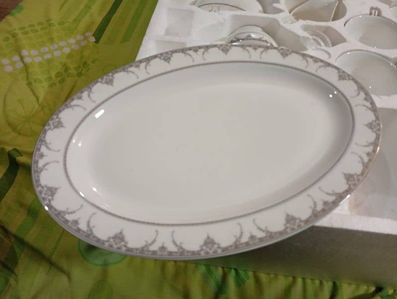 Santa Clara Bone China Dinner Set 4