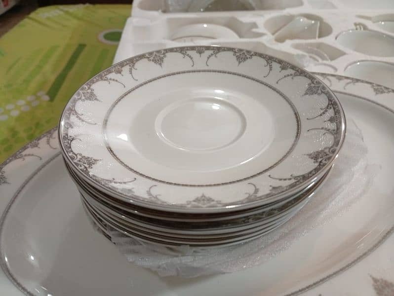 Santa Clara Bone China Dinner Set 6