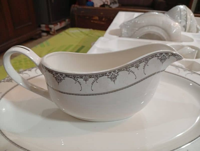 Santa Clara Bone China Dinner Set 14