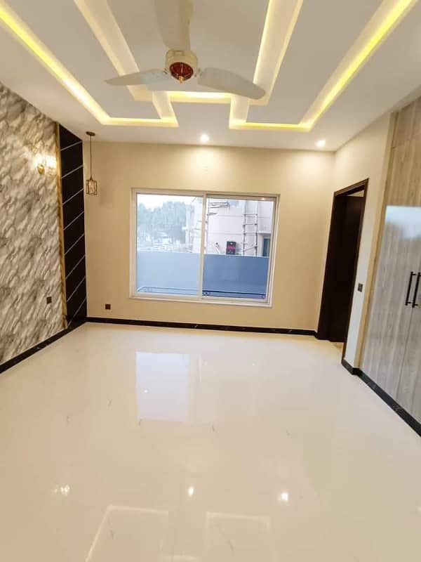 10 MARLA BRAND NEW HOUSE IS AVAILABLE FOR RENT ON TOP LOCATION OF PUNJAB UNIVERSITY SOCIETY PHASE 2 LAHORE 0