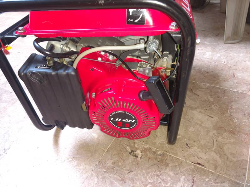 Lifan Lf 2100 GF3  Condition like new 1.2 Kva 50 hours used only 3