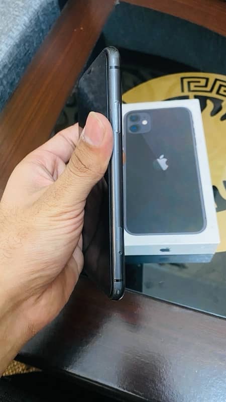 iphone 11 Dual PTA 128 GB 4