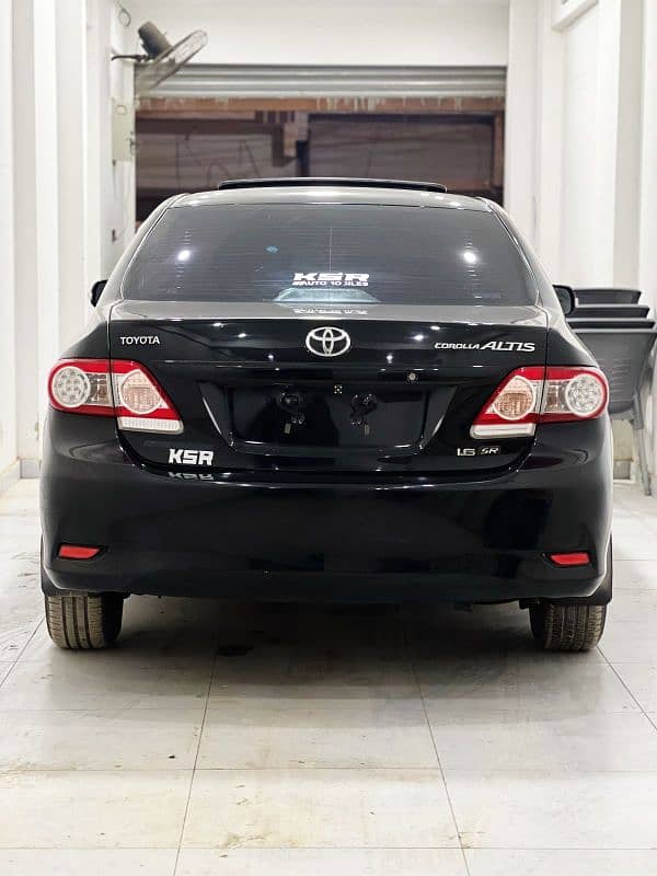 Toyota Corolla Altis 2012 1