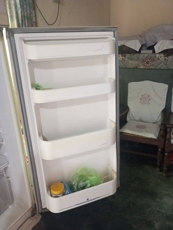 Refrigerator Dawlance for Sale 1