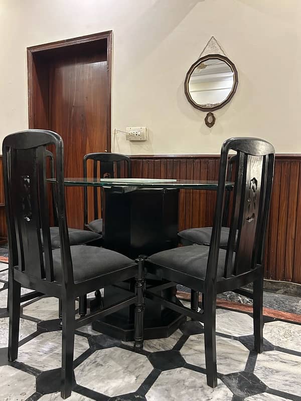 Beveled Glass Top Dining Table with 6 Kikar Chairs 3