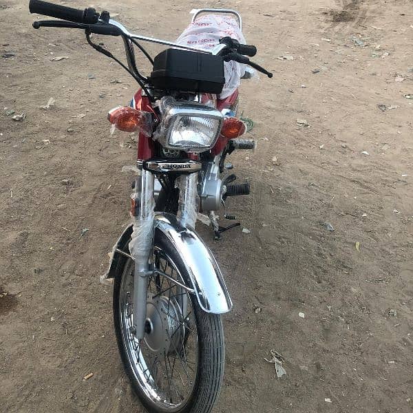 Honda 125 new condition 900 km genion drive 12