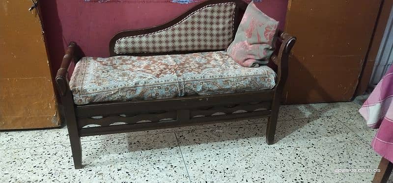 selling sofa 4