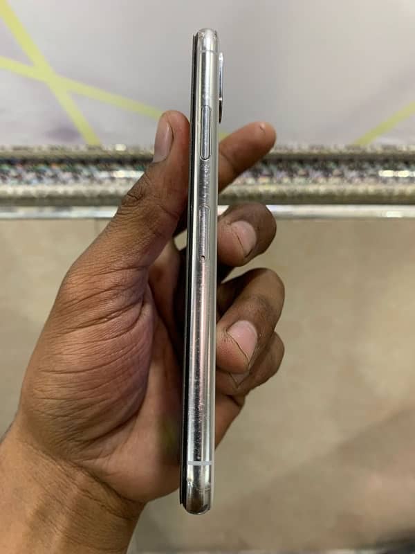 I phone x 256 gb koi bi fault Nahi ha 7