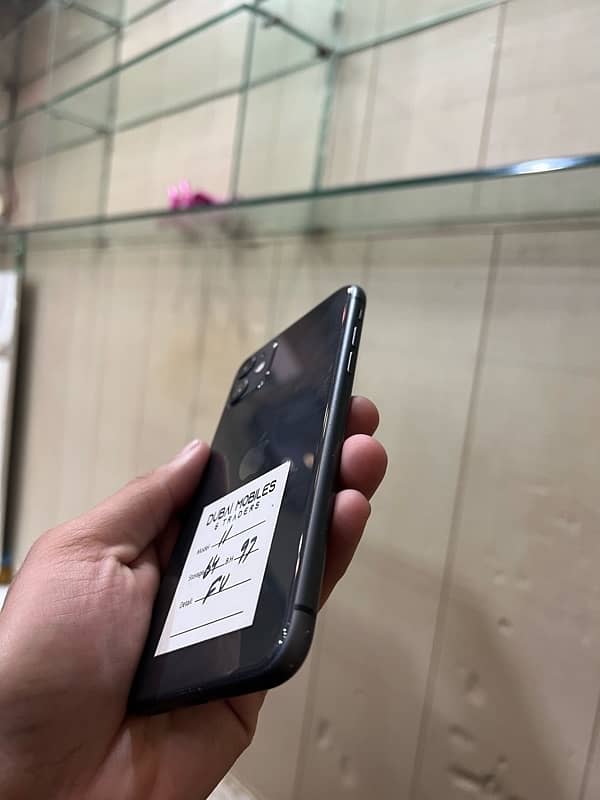 Iphone 11 Factory Unlock 64 gb 1