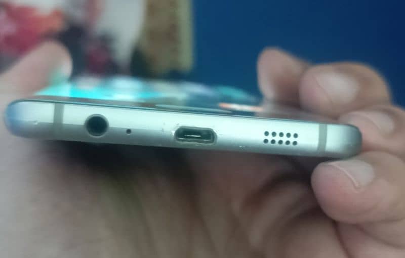 S6 edge plus in a perfect working condition 4