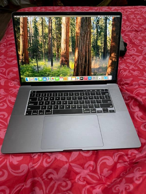 MacBook Pro TB 2019 16inches 16GB 512GB 0