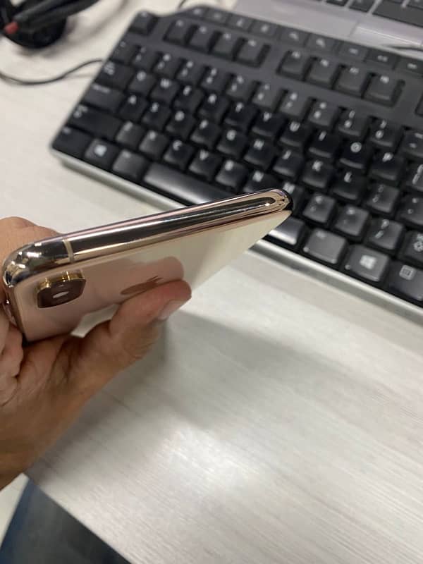 iphone Xs Max pta approved 256gb 3