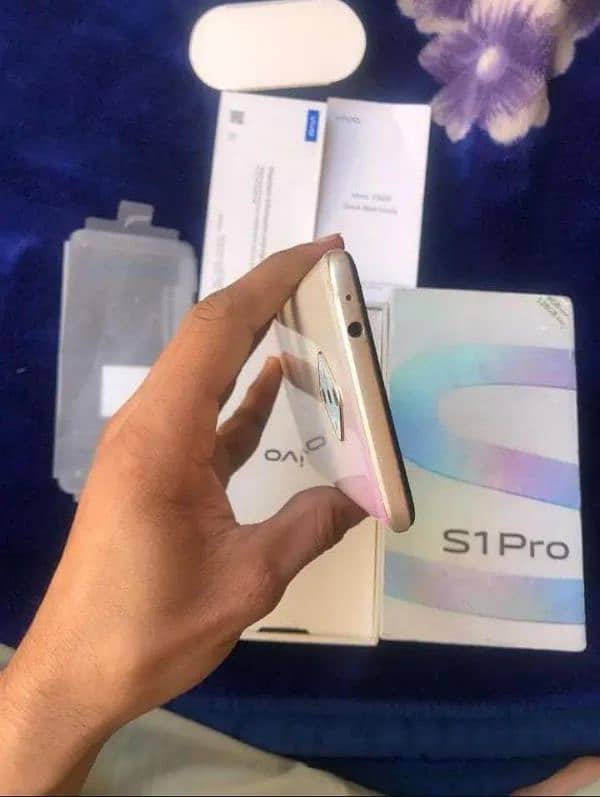 vivo s1 pro mobile 8/128/GB urgent sale 2