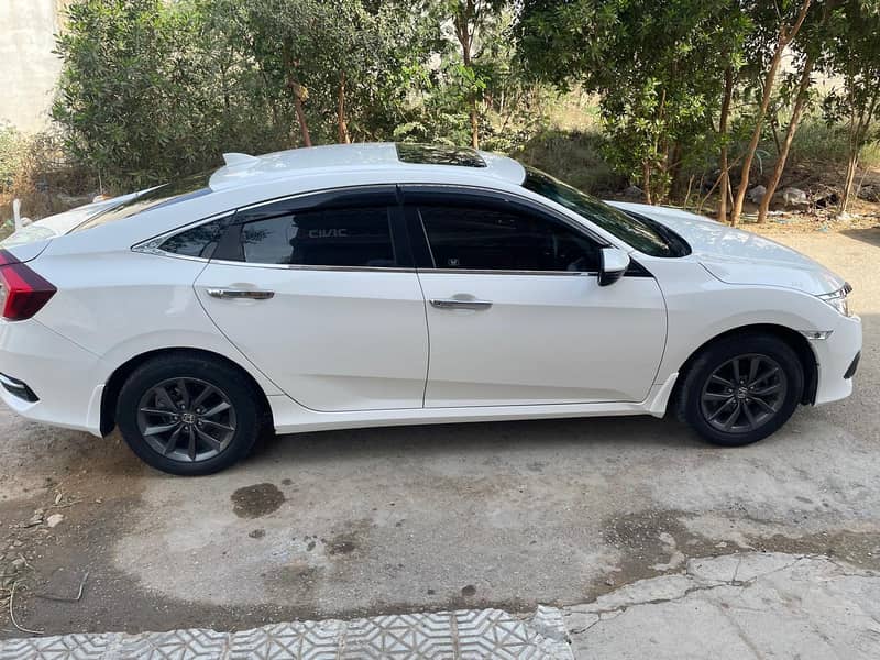 Honda Civic ivtec Oriel 2021 sun roof and leather seats 3