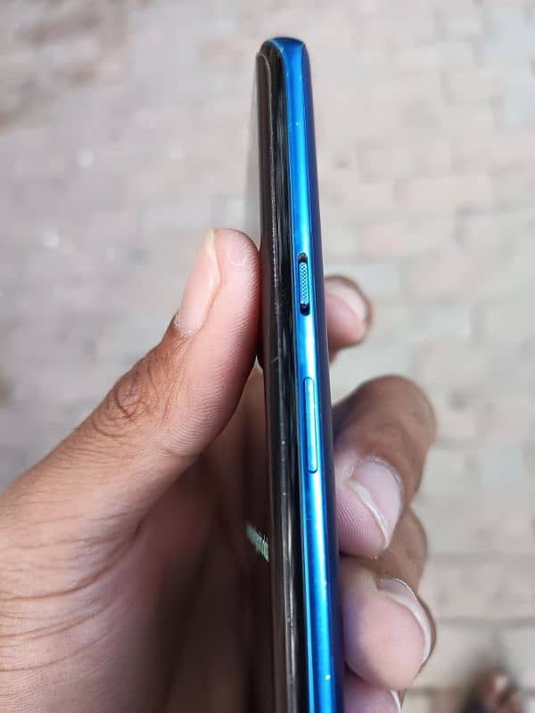 OnePlus 8 pro 12/256  front corner se thora touch tota hua Baki ok 6