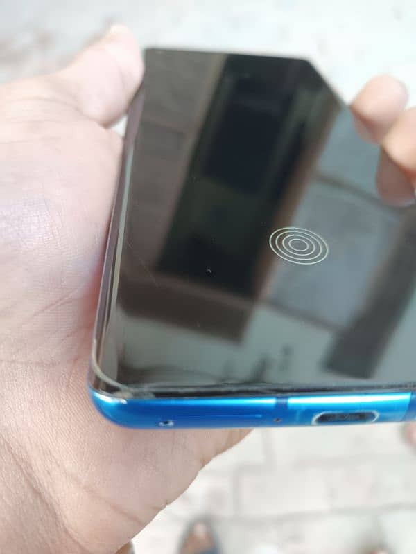 OnePlus 8 pro 12/256  front corner se thora touch tota hua Baki ok 8