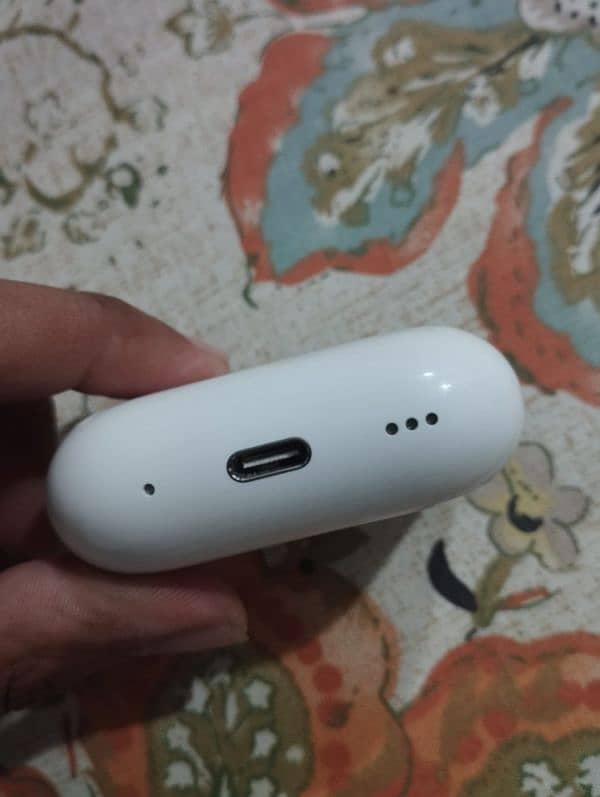 Apple airpods pro 2nd gen original c type customized in apple warranty 3