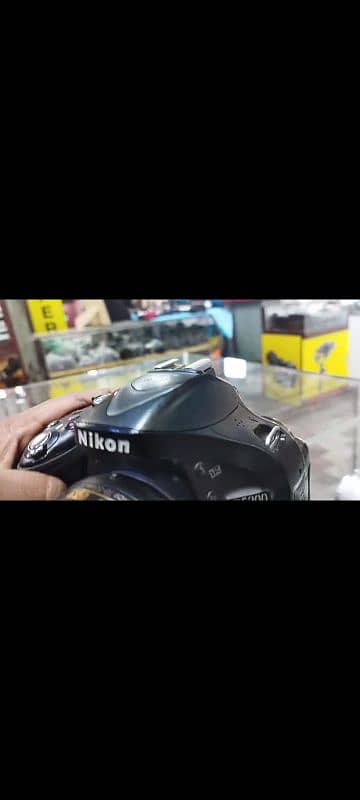 DSLR NIKON D5200 BODY   NIKON 18-55 VR|| 0