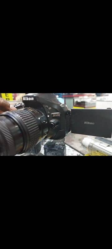 DSLR NIKON D5200 BODY   NIKON 18-55 VR|| 3