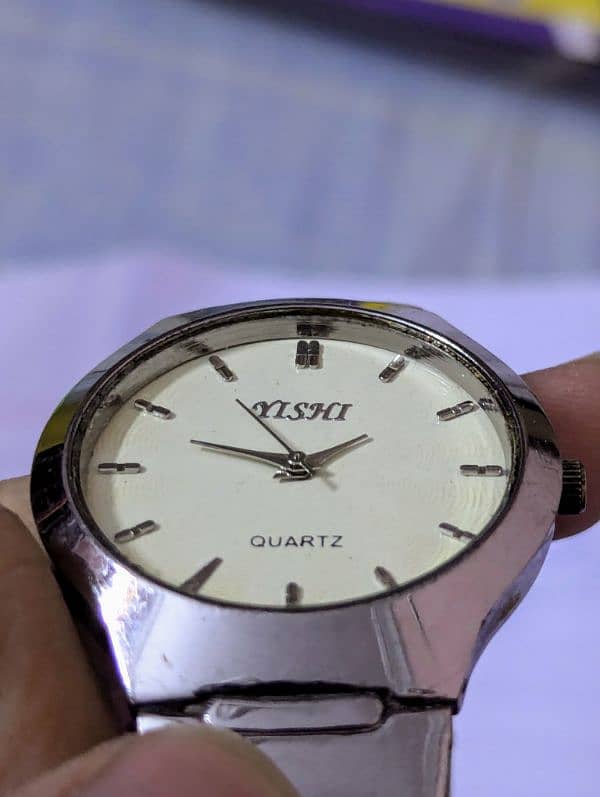 Yishi Quartz watch 3