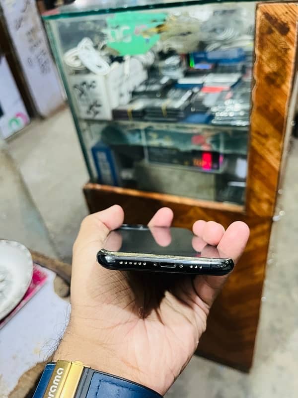 Iphone 11 Pro - Factory Unlock 4